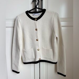 Excellent Like New Zara Sweater Jacket. Size L.
